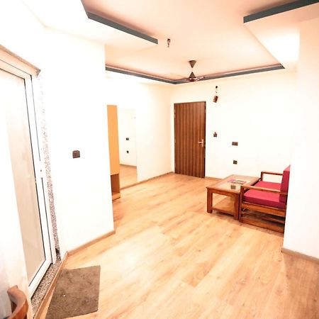 Hotel Noida Grand Sec 58 외부 사진