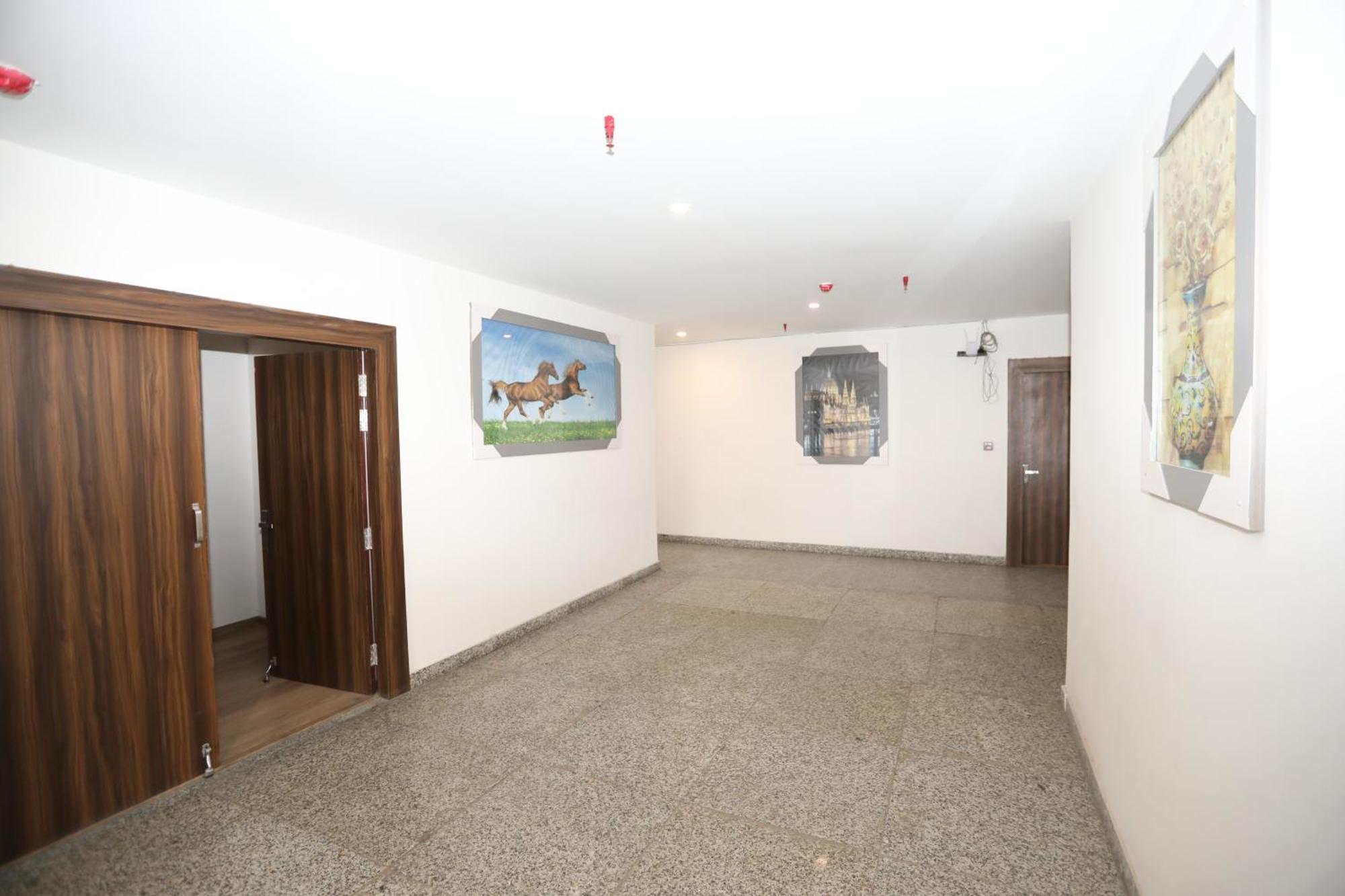 Hotel Noida Grand Sec 58 외부 사진