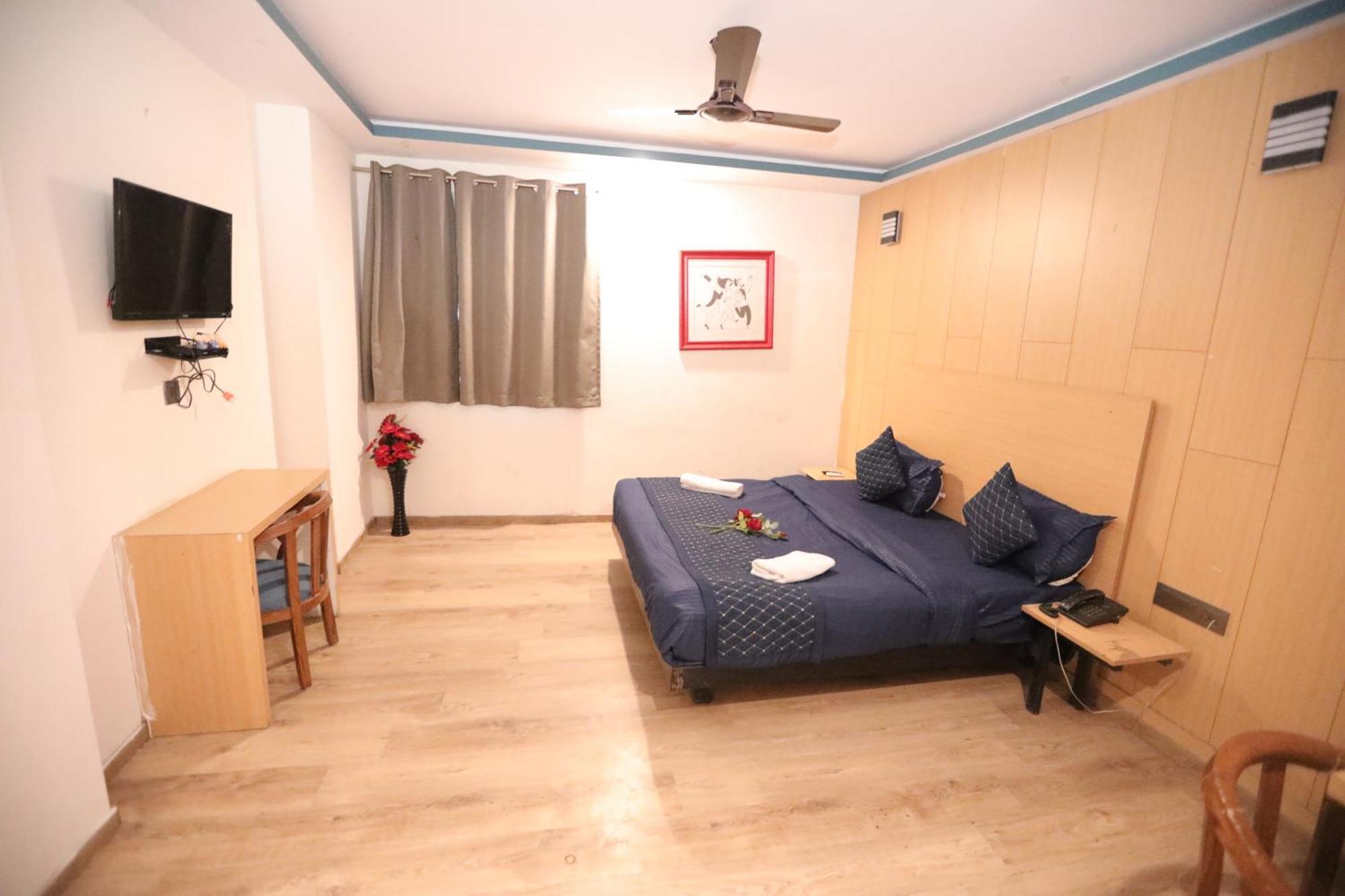 Hotel Noida Grand Sec 58 외부 사진