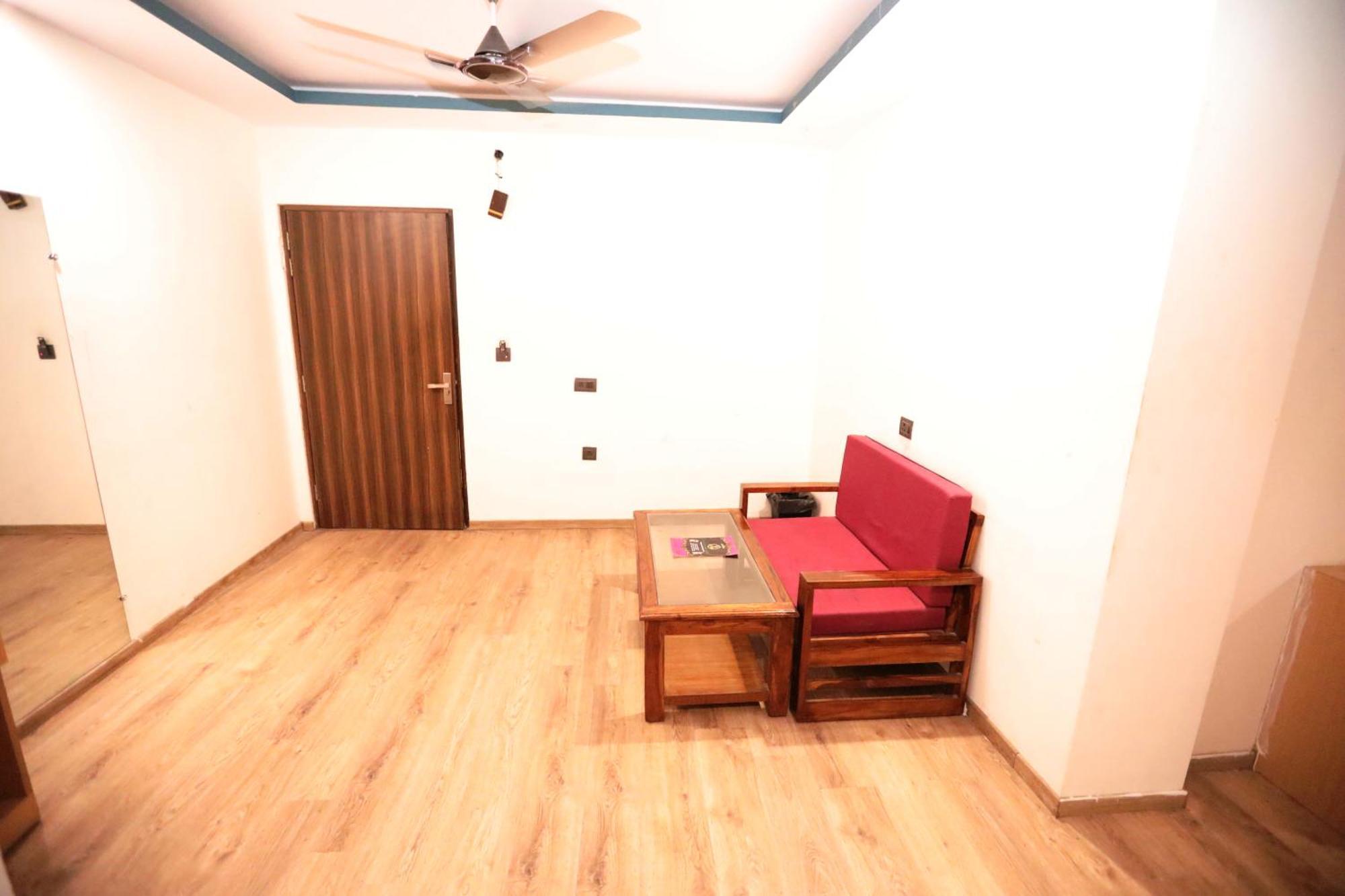 Hotel Noida Grand Sec 58 외부 사진
