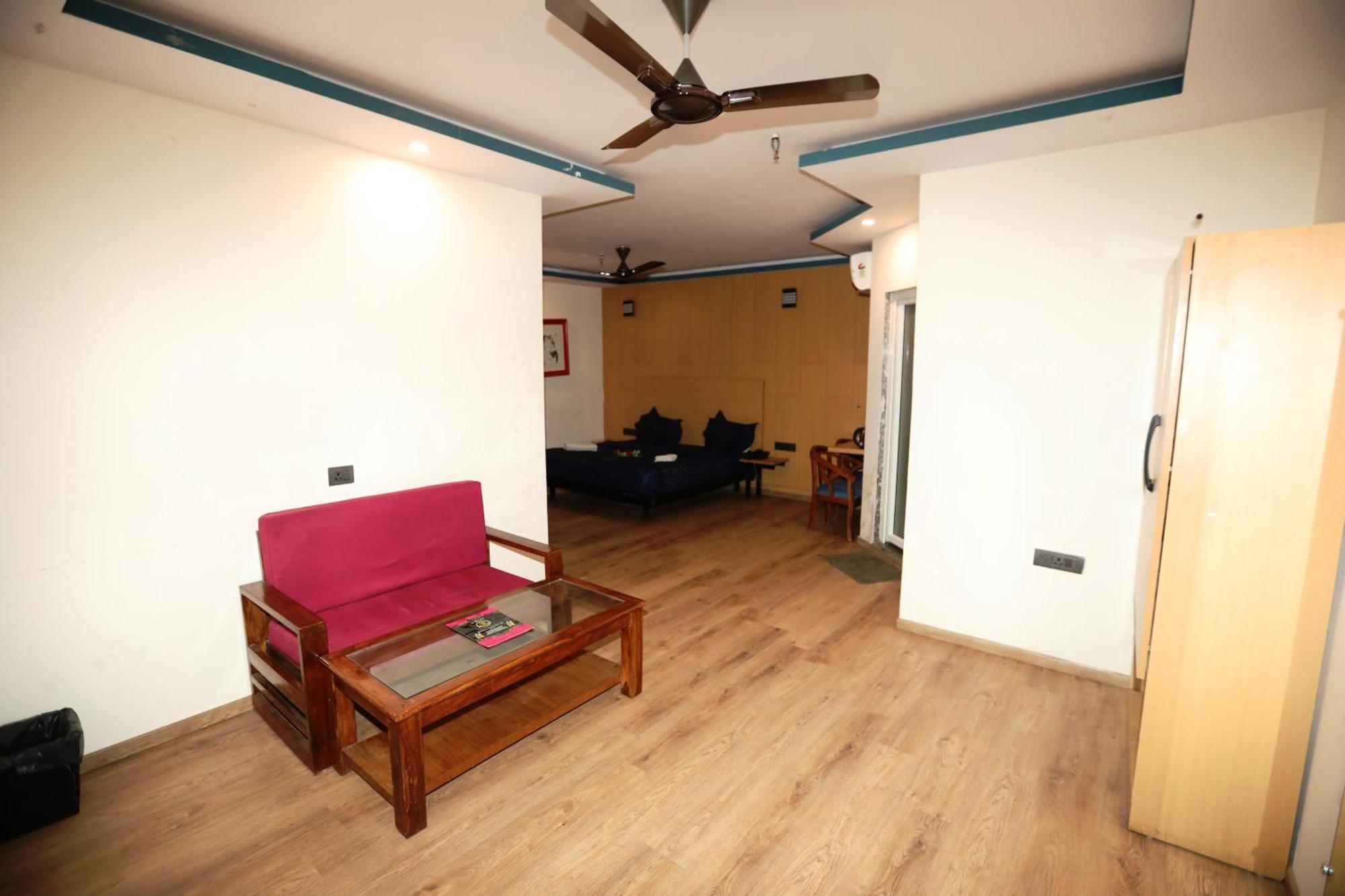 Hotel Noida Grand Sec 58 외부 사진