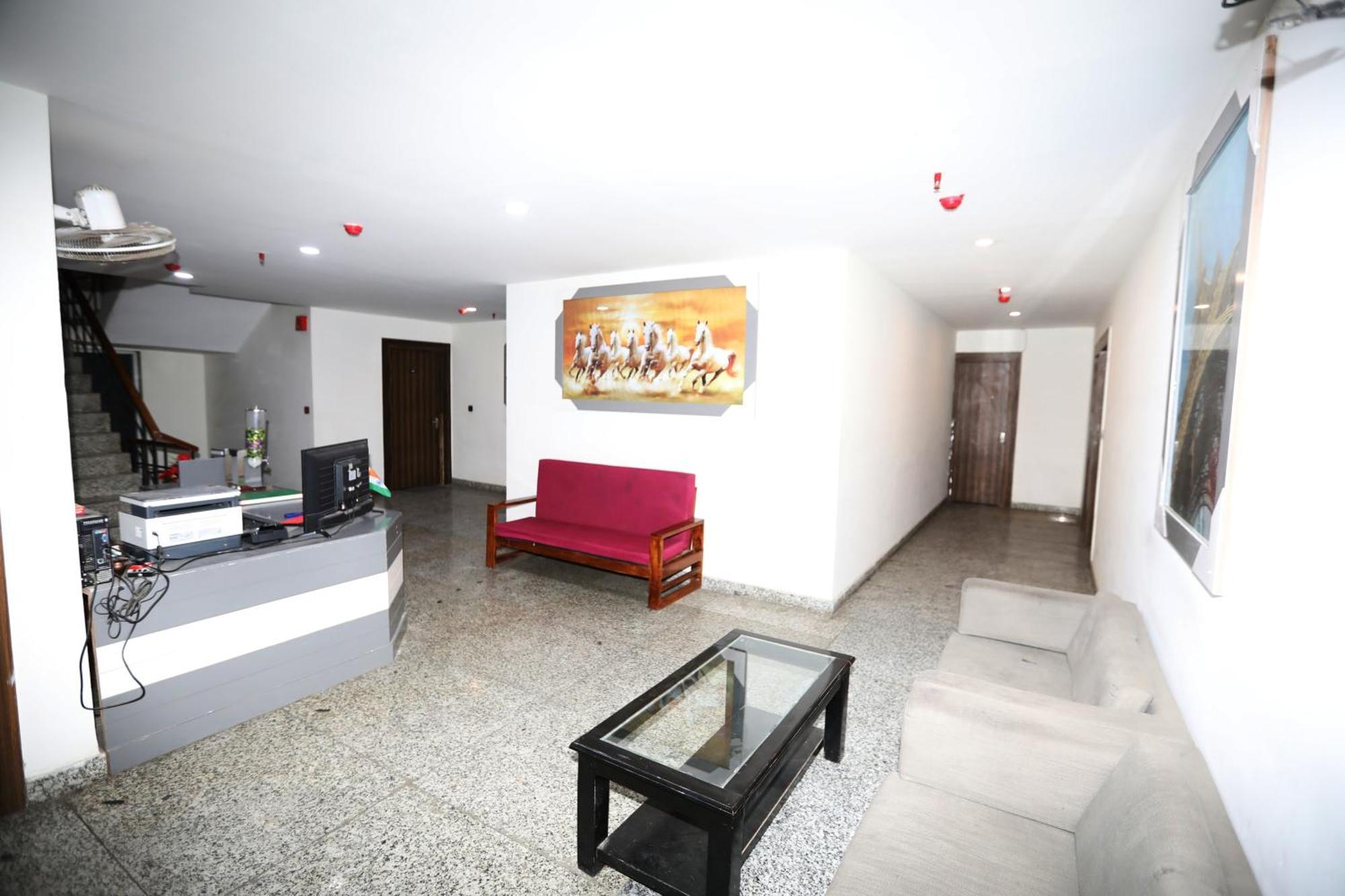 Hotel Noida Grand Sec 58 외부 사진