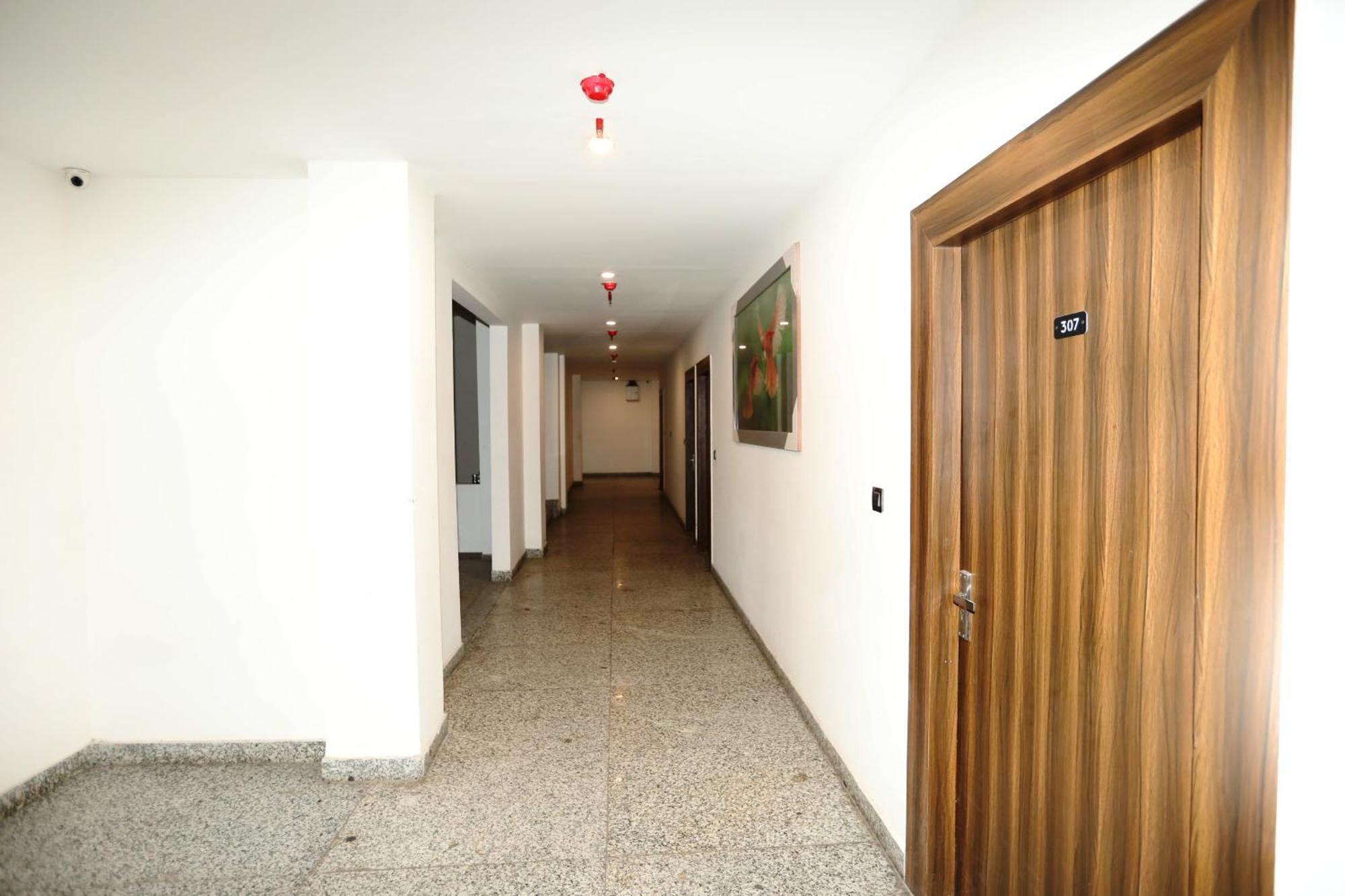 Hotel Noida Grand Sec 58 외부 사진