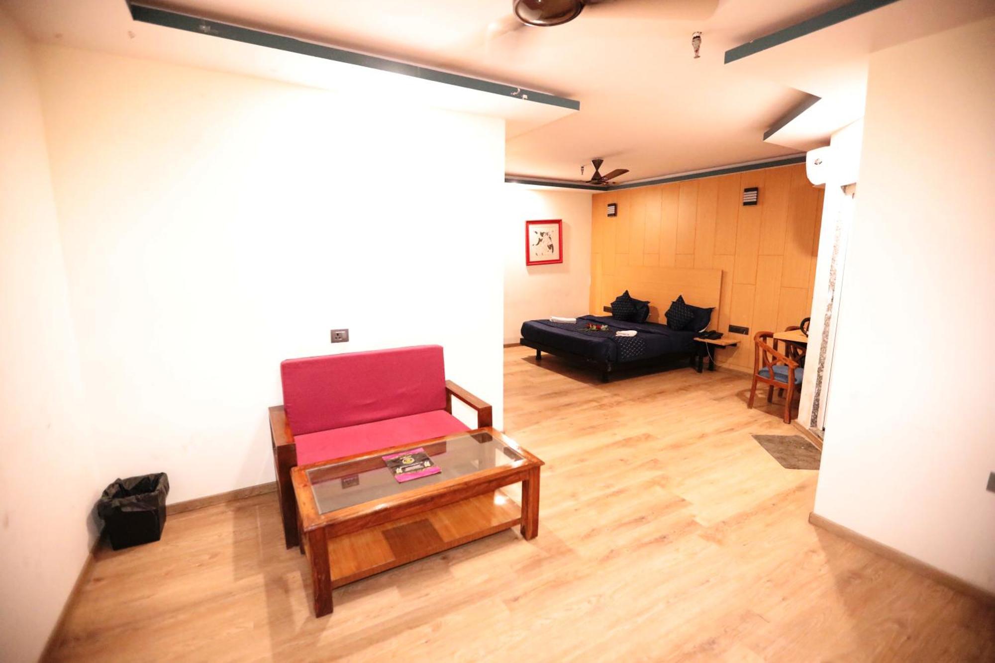 Hotel Noida Grand Sec 58 외부 사진