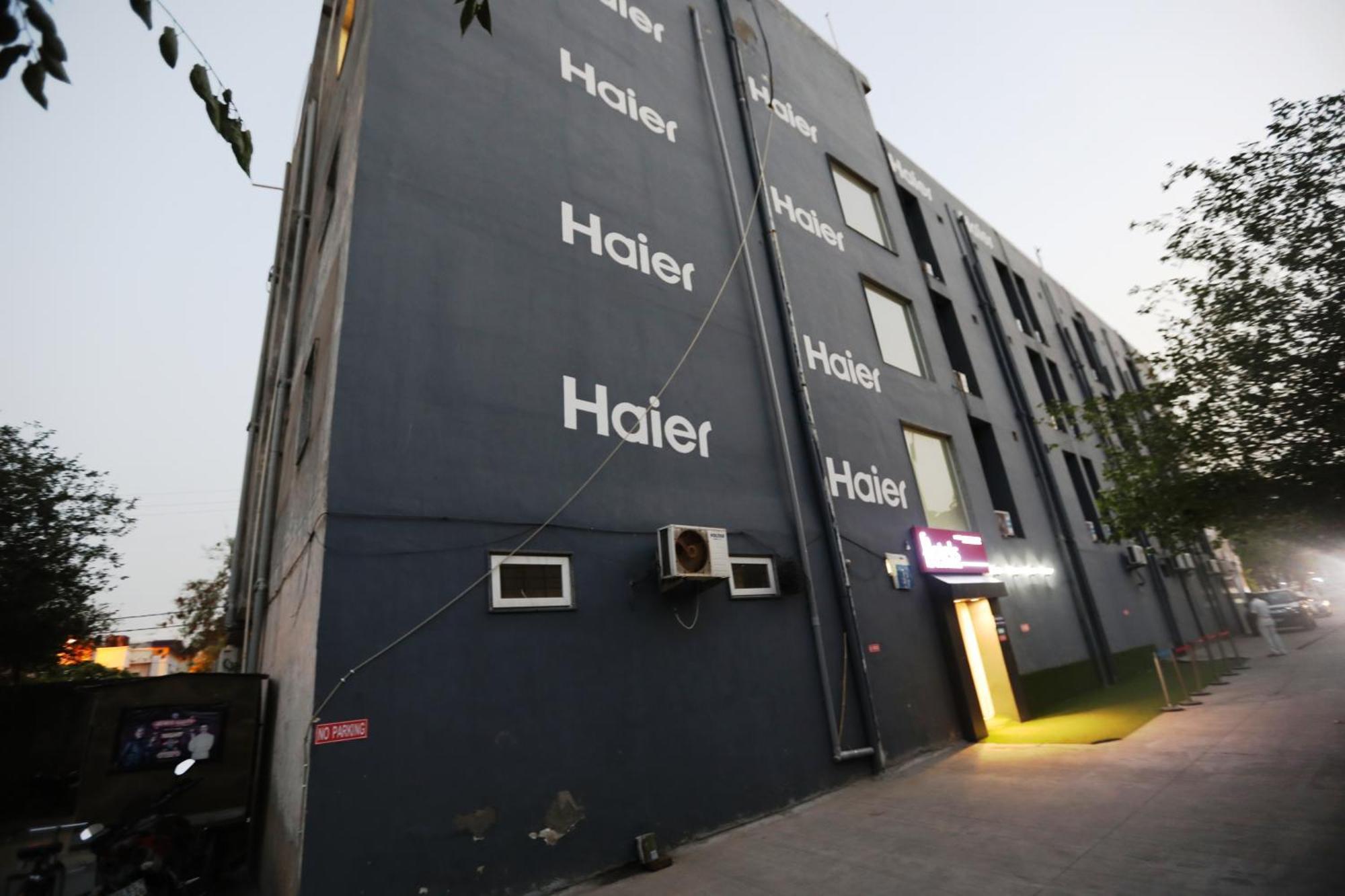 Hotel Noida Grand Sec 58 외부 사진