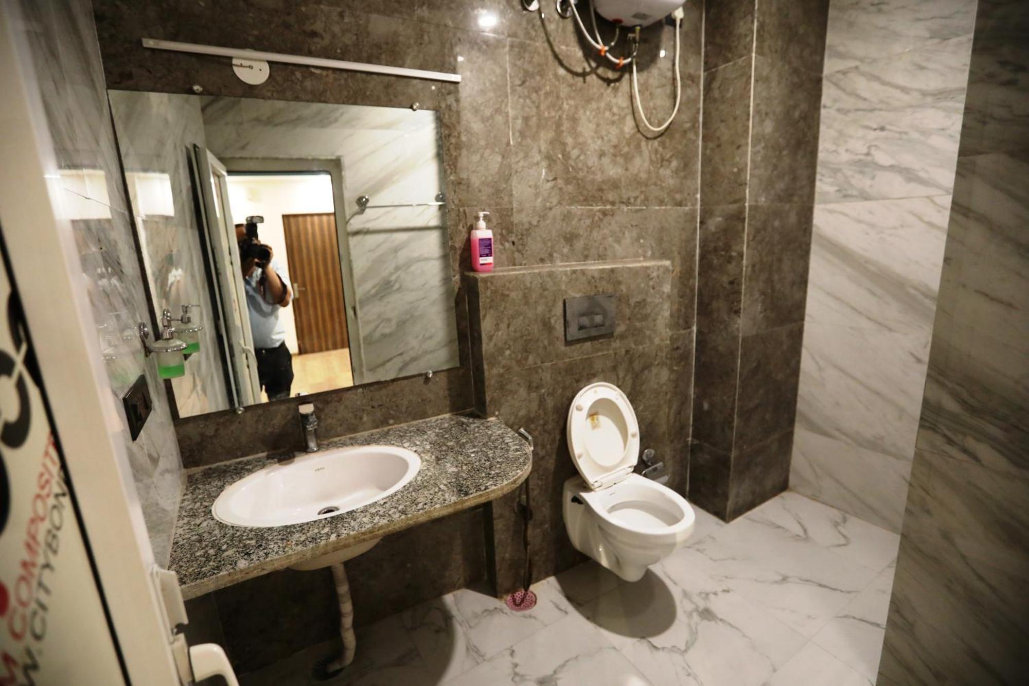 Hotel Noida Grand Sec 58 외부 사진